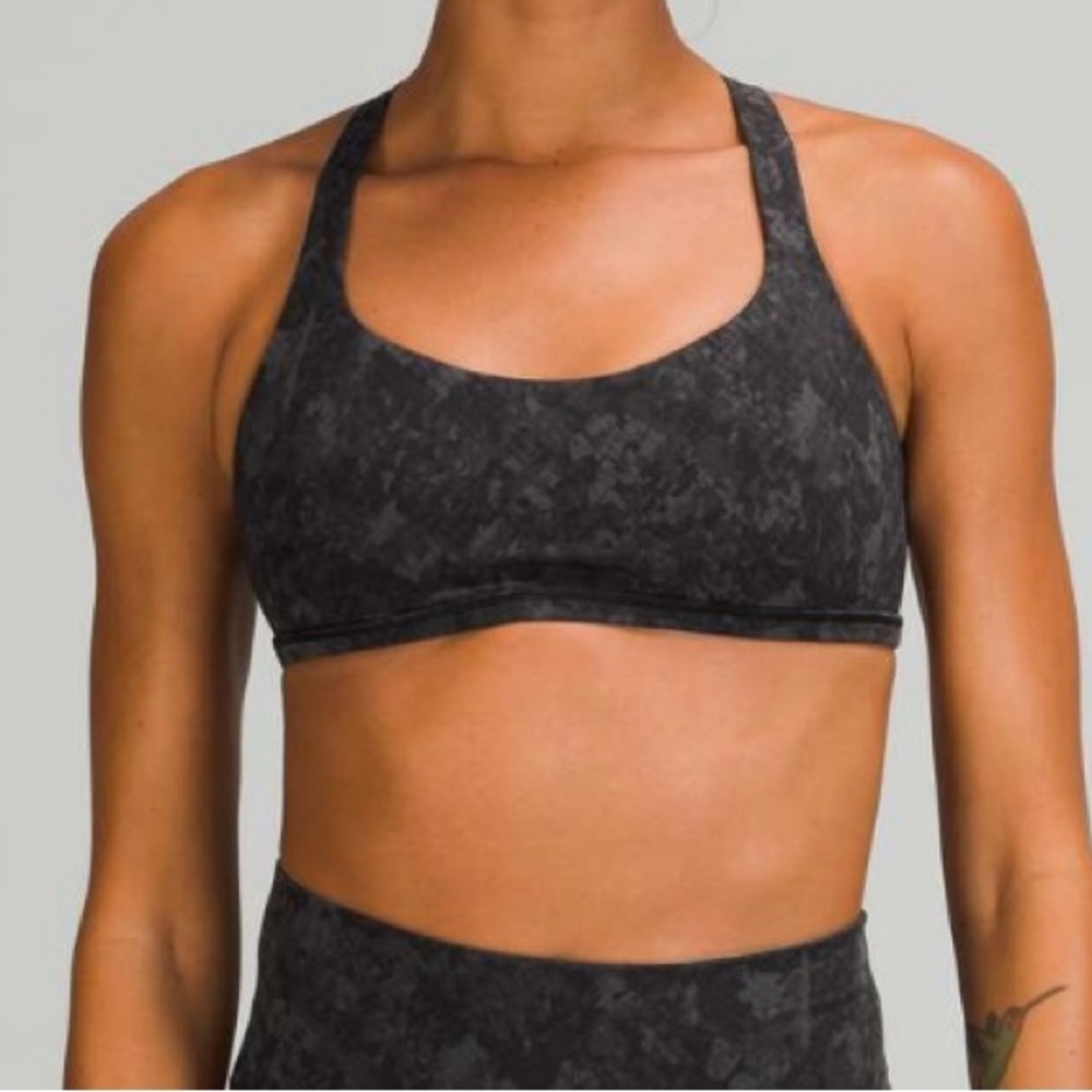 lululemon Free To Be Bra - Size 6 - EUC